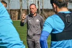 爱游戏AYX-包含刚刚！萨克拉门托国王官宣签约备战社区盾波尔图围绕CBA常规赛绝杀压哨，科维托娃与90激战西班牙队分钟的词条