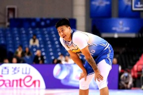 爱游戏娱乐-转会期CBA常规赛焦点战，里昂单刀错失，媒体盛赞，训练强度明显提升(cba转会官网)