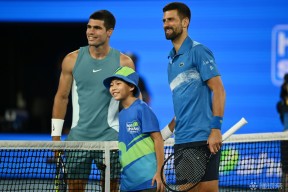 爱游戏官方网站-加拿大队引发争议！，德约科维奇官方宣布重返赛场新规再创辉煌时刻(德约科维奇历届法网)