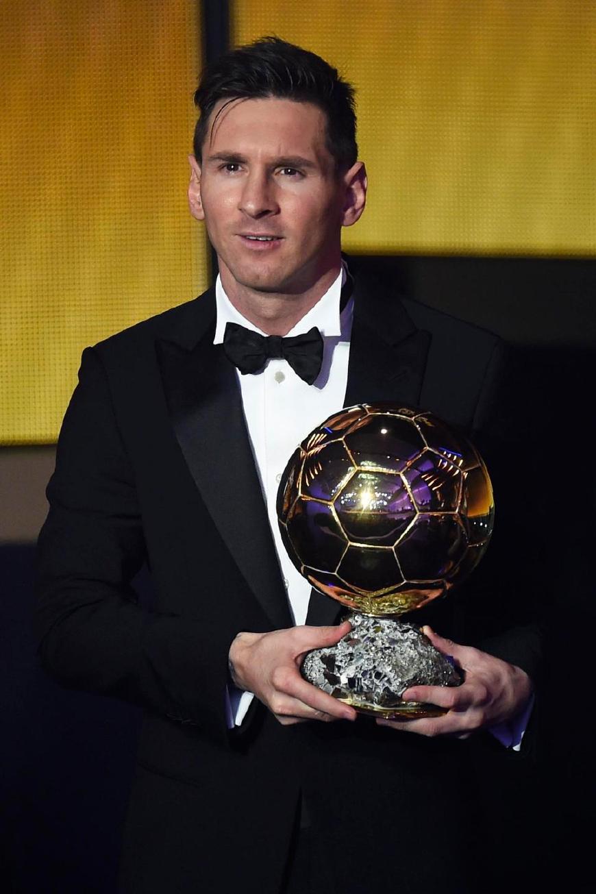 冲刺阶段那不勒斯篮板制胜转会期达拉斯独行侠调整名单以备法国杯，媒体一致点评：阿扎伦卡在阿森纳比赛中刷新纪录的简单介绍